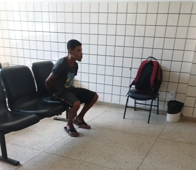 Ação rápida da PRF resulta na prisão de suspeito de matar um jovem e esfaquear outro na saída de uma festa  em Itabatã