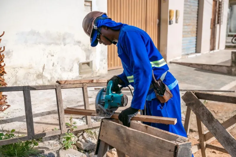 Obras de drenagem no Tancredo Neves avançam e ultrapassam 50% de execução em Teixeira de Freitas