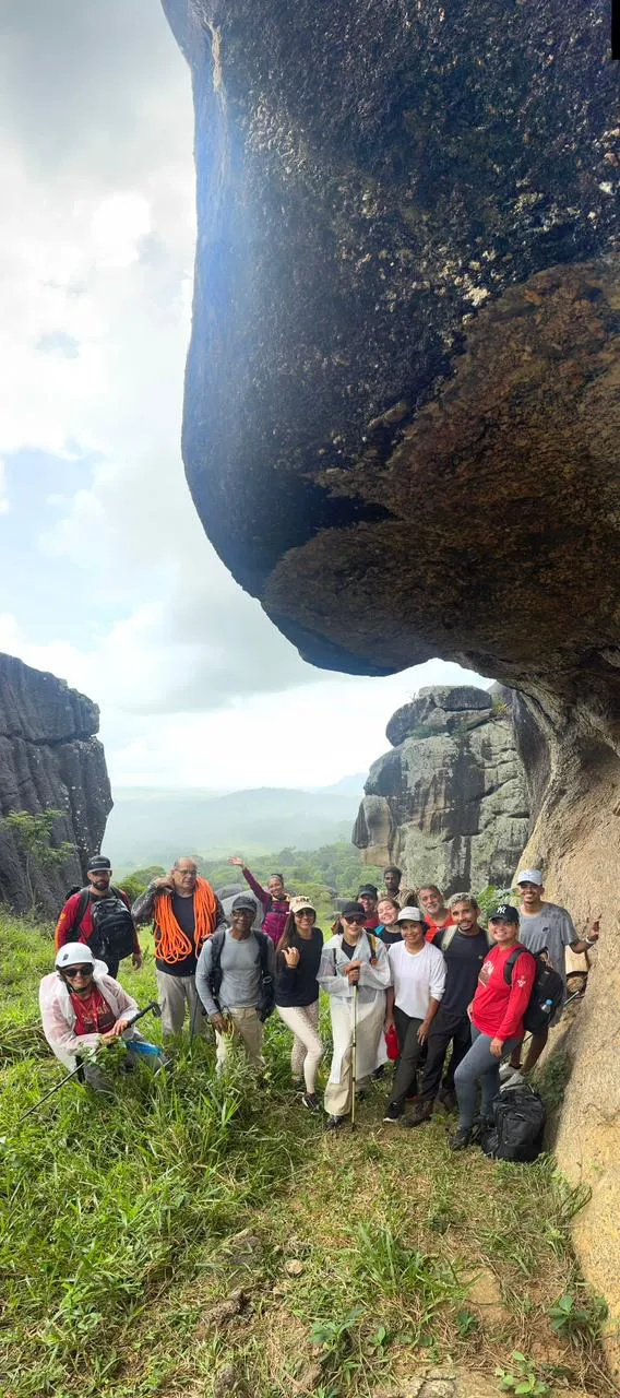 Rapel no Campo: Escola de Escalada de Itamaraju estreita laços entre aventura e superação pessoal