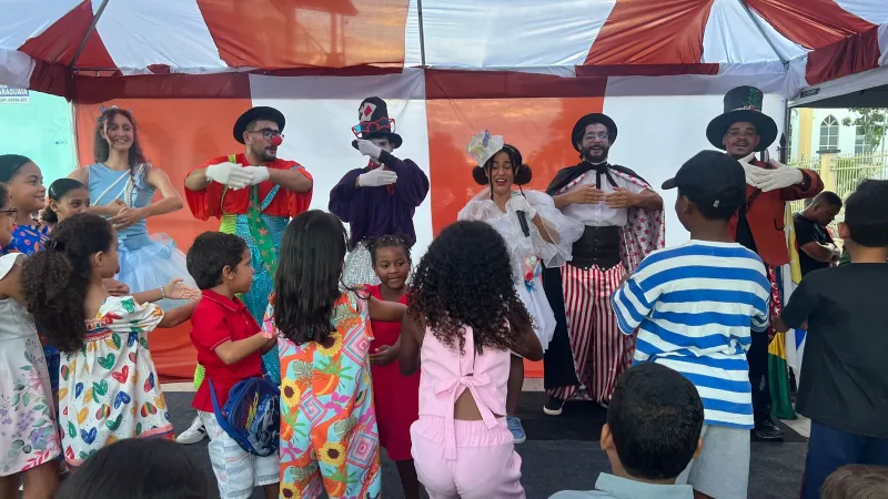 De aluno a prefeito: emoção marca entrega da nova Escola Recreio em Teixeira de Freitas