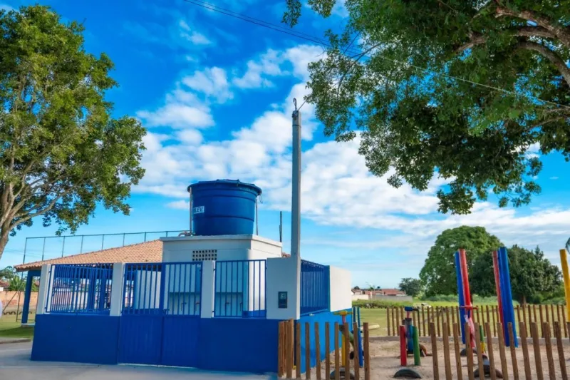 Prefeitura de Teixeira de Freitas entrega novo chafariz no Residencial Castelinho