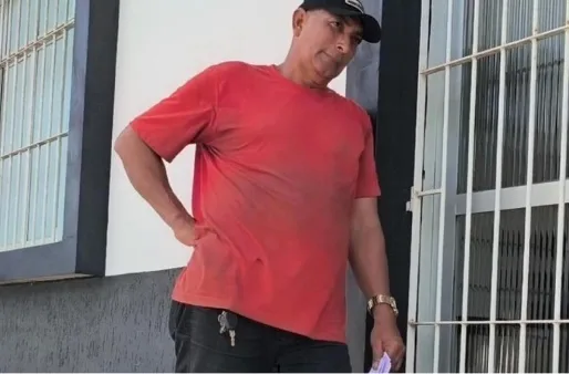 Borarcheiro que matou irmão  em Teixeira de Freitas se apresenta  à polícia