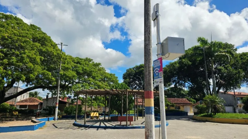 Mucuri avança na inclusão digital com internet gratuita em suas praças públicas pelo programa Conecta Bahia