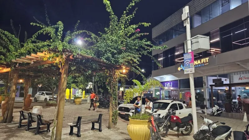 Mucuri avança na inclusão digital com internet gratuita em suas praças públicas pelo programa Conecta Bahia