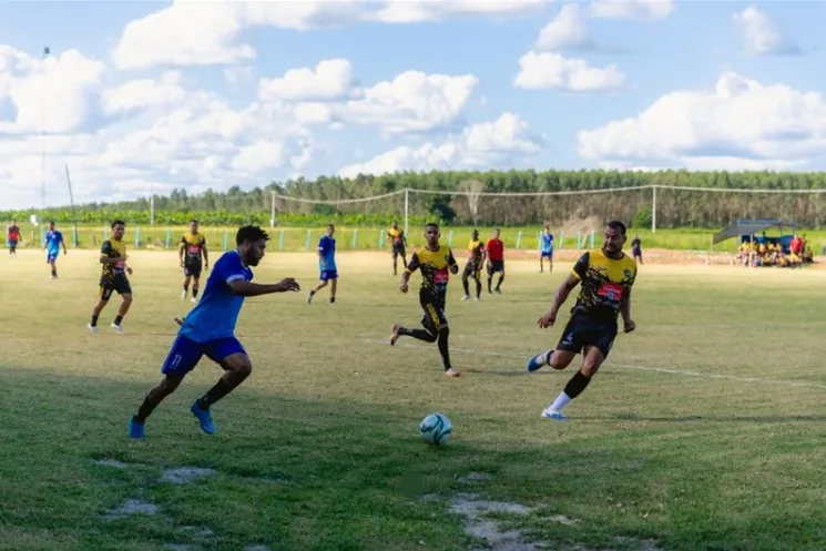 Abertura do 7º Campeonato de Futebol de Vila Portela movimenta Ibirapuã com jogos disputados e participação da comunidade