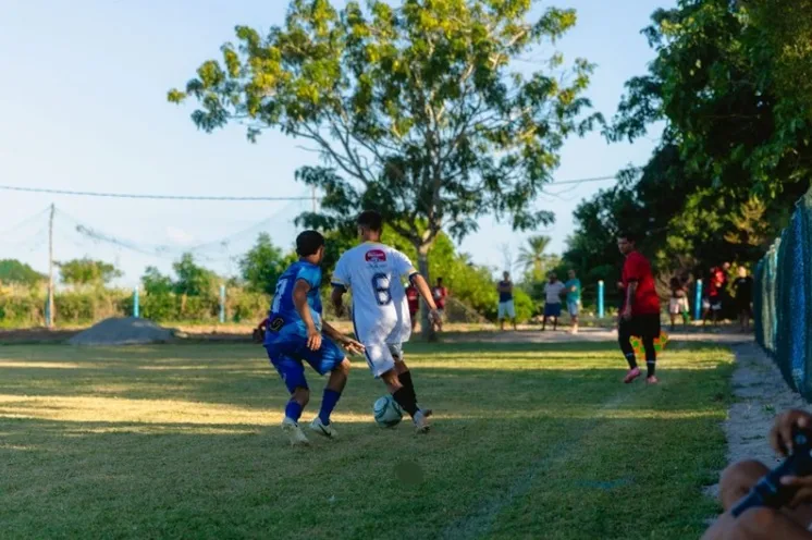 Abertura do 7º Campeonato de Futebol de Vila Portela movimenta Ibirapuã com jogos disputados e participação da comunidade