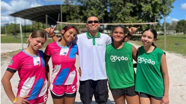 Jovens atletas de Mucuri brilham no vôlei de praia dos Jogos Escolares da Bahia 2026