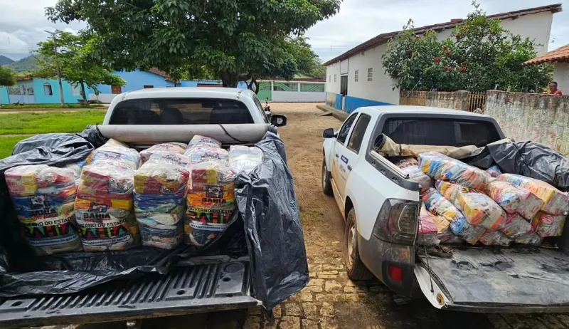 Famílias de Santa Rita recebem apoio alimentar por meio de ação social em Itanhém
