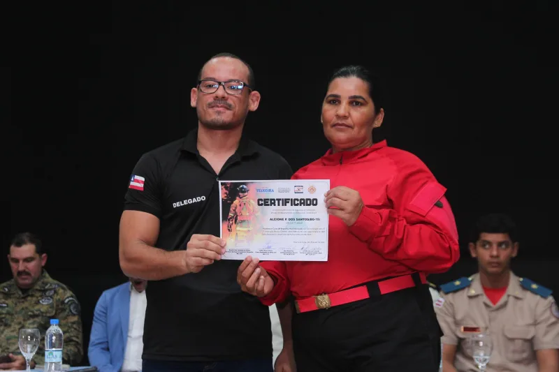 Teixeira de Freitas forma novos agentes municipais e reforça atuação na segurança pública e na prevenção de emergências