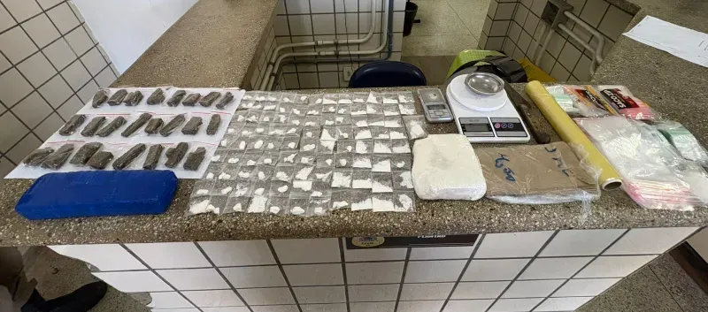 Mais de 1,4 kg de drogas são apreendidos em Teixeira de Freitas