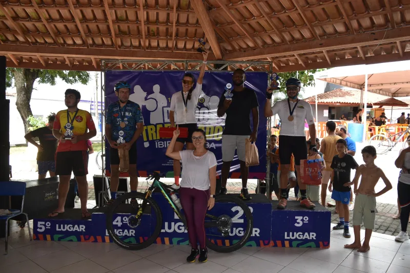 Ibirapuã celebrou o Dia do Trabalhador com programação esportiva e shows ao longo do dia