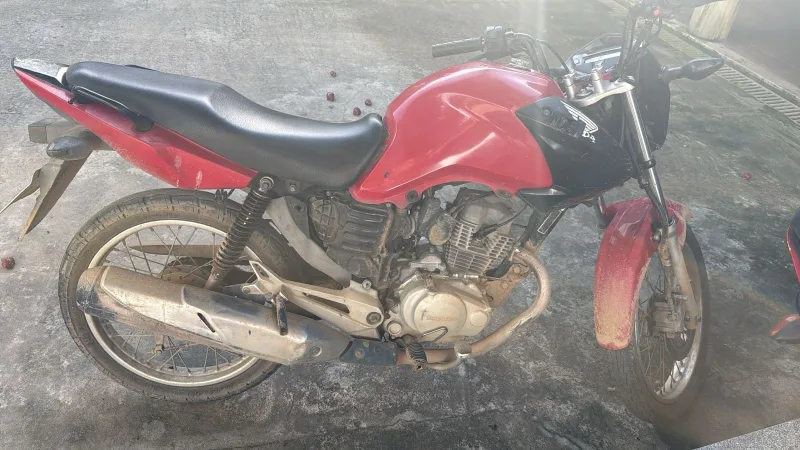 Dupla é presa com drogas, munições e coletes balísticos na BR-101 em Itabela