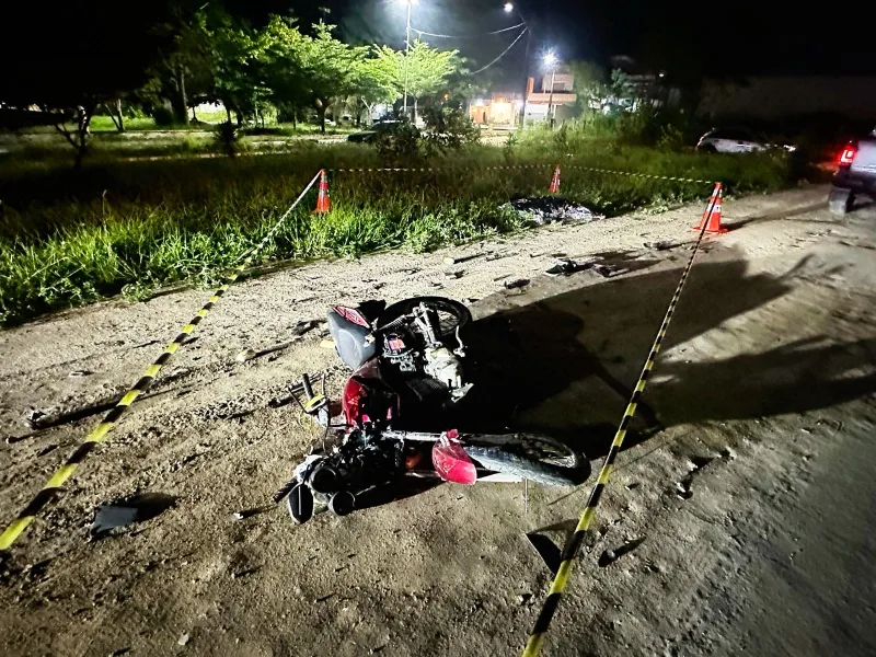 Vídeo - Vigilante  morre após colisão entre moto com caminhonete em avenida de Eunápolis