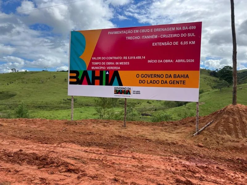 Prefeito Manrick Teixeira acompanha aplicação de asfalto da Ladeira do 22 em Vereda Prefeito Manrick Teixeira acompanha aplicação de asfalto da Ladeira do 22 em Vereda