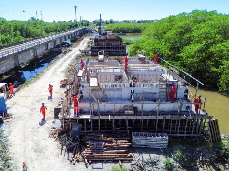 Nova ponte de mão dupla avança e começa a mudar infraestrutura e mobilidade em Prado