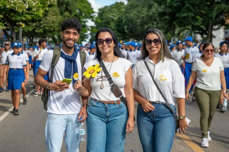 Caminhada da Paz mobiliza população em defesa das crianças e adolescentes em Teixeira de Freitas