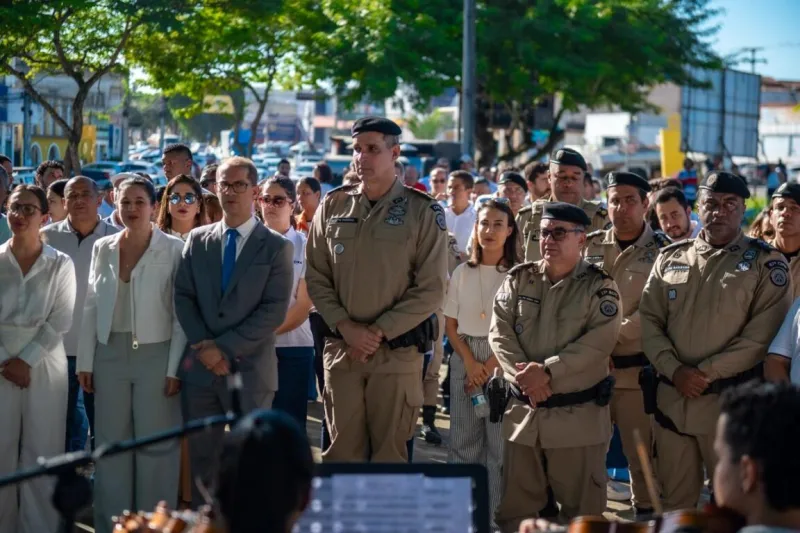 Teixeira de Freitas comemora 41 anos com emocionante Ato Cívico na Praça da Prefeitura