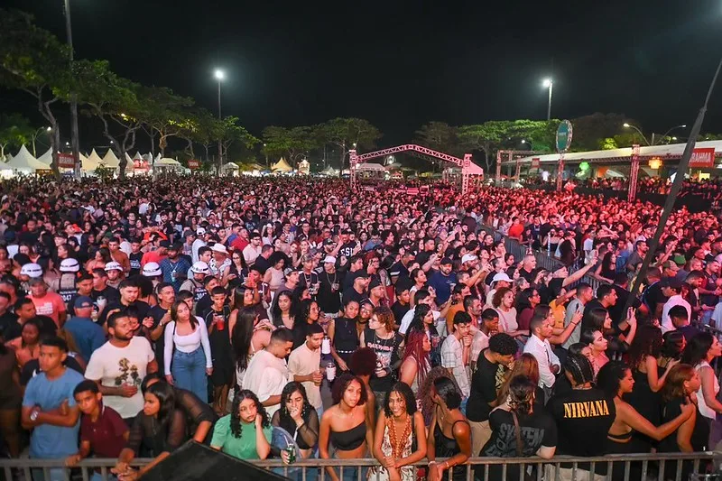 Nova estrutura da festa de Teixeira de Freitas conquista público e fortalece economia local