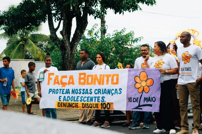 Caminhada do 18 de Maio mobiliza comunidade de Alcobaça na luta pela proteção de crianças e adolescentes