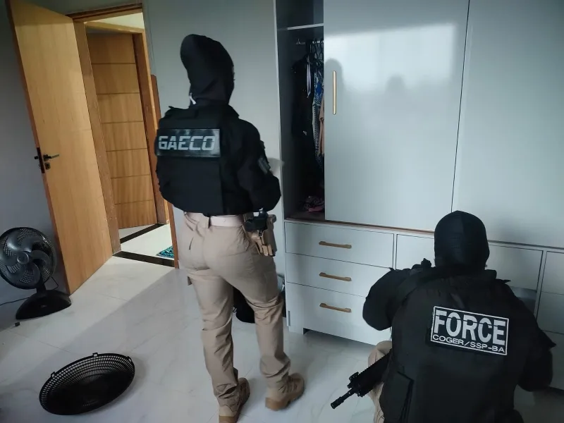 Quatro PMs são presos investigados por desaparecimento de jovens em Teixeira de Freitas