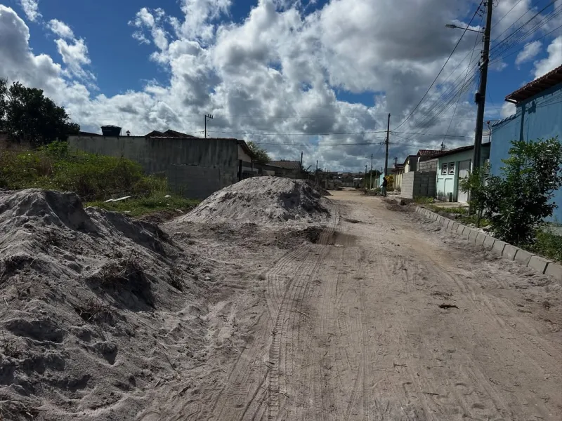 Prefeitura de Nova Viçosa avança com obras de pavimentação no bairro Primavera, em Posto da Mata