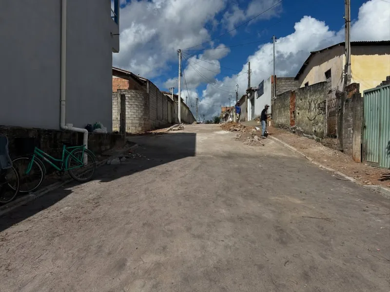 Prefeitura de Nova Viçosa avança com obras de pavimentação no bairro Primavera, em Posto da Mata