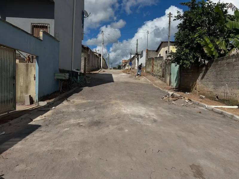 Prefeitura de Nova Viçosa avança com obras de pavimentação no bairro Primavera, em Posto da Mata