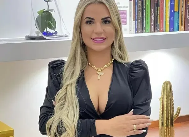 Influenciadora Deolane Bezerra é presa em operação que mira lavagem de dinheiro do PCC Influenciadora Deolane Bezerra é presa em operação que mira lavagem de dinheiro do PCC
