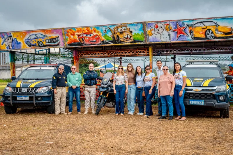 Usina Santa Maria, PRF, e iniciativa privada promovem em Teixeira de Freitas ação social para alunos da Escola Silvete de Medeiros Neto 