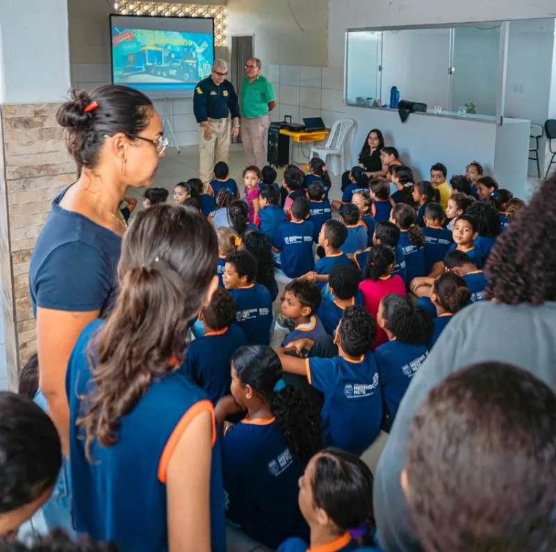 Maio Amarelo 2026: PRF intensifica ações educativas e aproxima comunidade em Teixeira de Freitas