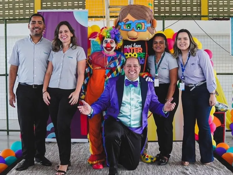 Prefeitura de Mucuri e Sicoob Carlos Chagas ampliam projeto oftalmológico que transforma a vida de estudantes da rede municipal