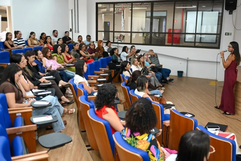 Profissionais da enfermagem recebem homenagem e acolhimento em Teixeira de Freitas