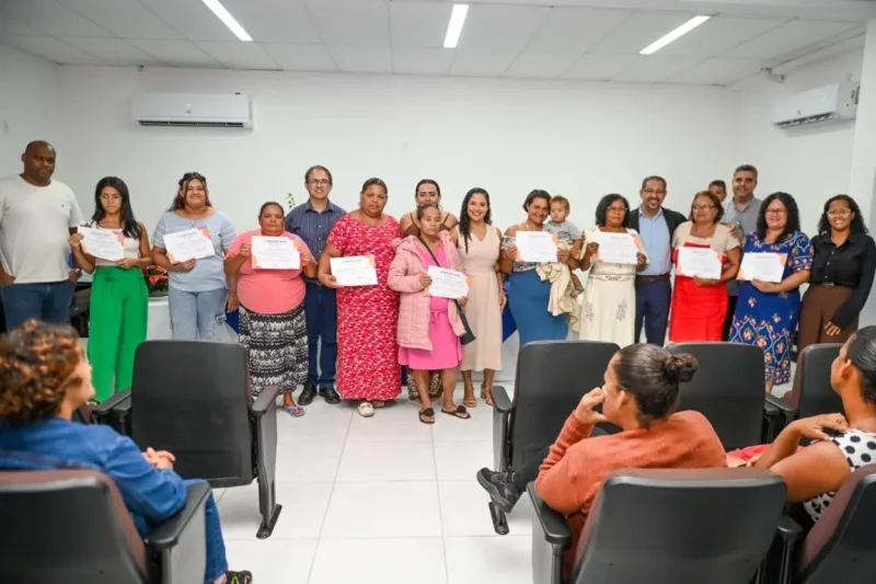 Projeto Caminhando Para o Futuro completa 1 ano transformando histórias por meio da qualificação e da geração de renda