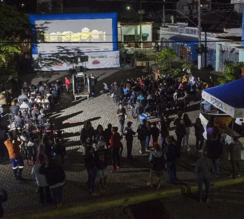 Luz, Câmera e Praça Cheia: Prefeito Bemtivi celebra sucesso de público no encerramento do Cine Sustentável em Itanhém