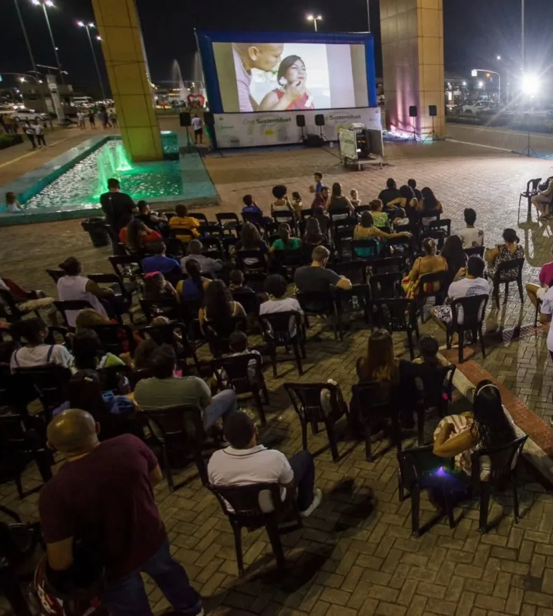 Luz, Câmera e Praça Cheia: Prefeito Bemtivi celebra sucesso de público no encerramento do Cine Sustentável em Itanhém