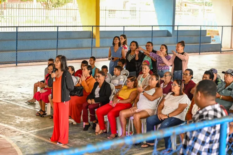 Música e karaokê marcam manhã de integração para idosos no CRAS Ulisses Guimarães