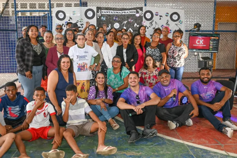 Música e karaokê marcam manhã de integração para idosos no CRAS Ulisses Guimarães