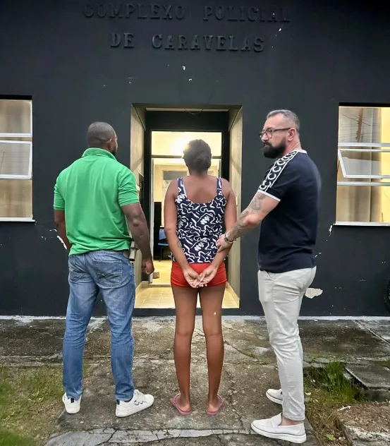 Polícia Civil prende mulher que deixou os filhos cinco noites sozinhos para fazer programa , em Caravelas 
