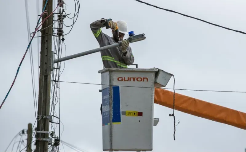 Cachoeira do Mato ganha nova iluminação de LED e transforma cenário da comunidade