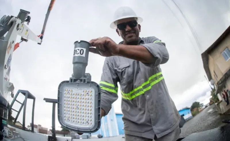 Cachoeira do Mato ganha nova iluminação de LED e transforma cenário da comunidade
