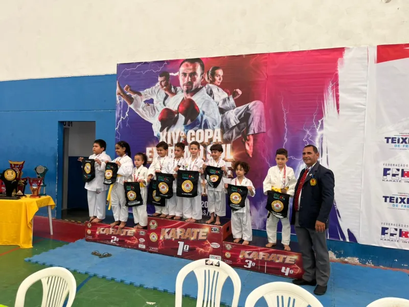 Equipe de Karatê de Caravelas conquista 1º lugar geral na Copa Extremo Sul
