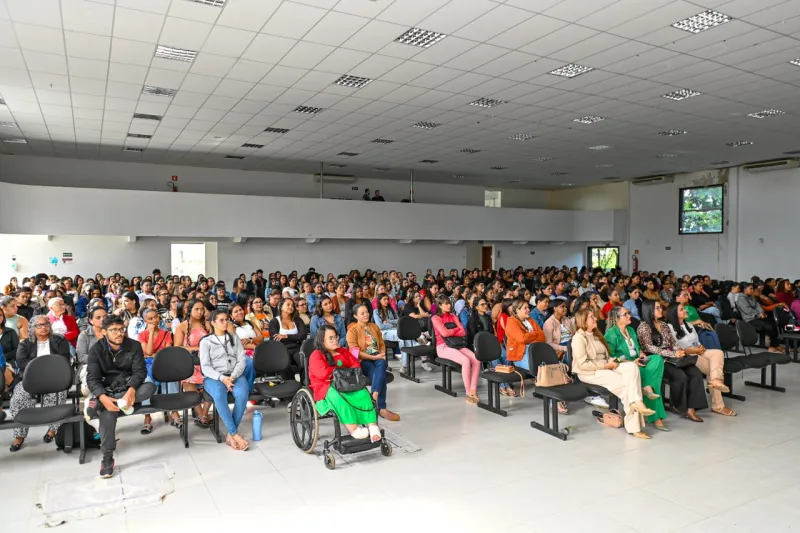 Educação inclusiva ganha reforço com formação de 317 profissionais em Teixeira de Freitas Educação inclusiva ganha reforço com formação de 317 profissionais em Teixeira de Freitas