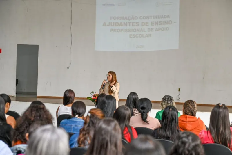 Educação inclusiva ganha reforço com formação de 317 profissionais em Teixeira de Freitas Educação inclusiva ganha reforço com formação de 317 profissionais em Teixeira de Freitas