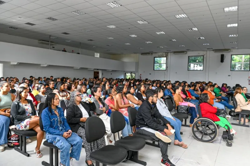 Educação inclusiva ganha reforço com formação de 317 profissionais em Teixeira de Freitas Educação inclusiva ganha reforço com formação de 317 profissionais em Teixeira de Freitas