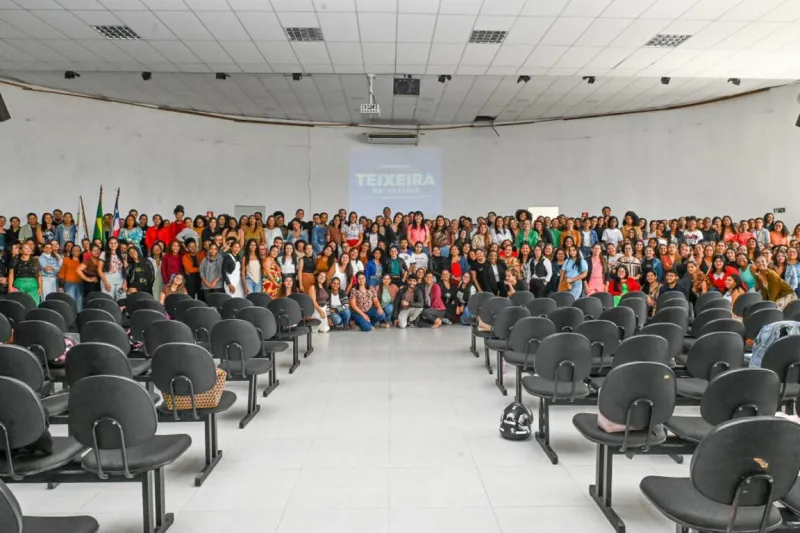 Educação inclusiva ganha reforço com formação de 317 profissionais em Teixeira de Freitas Educação inclusiva ganha reforço com formação de 317 profissionais em Teixeira de Freitas