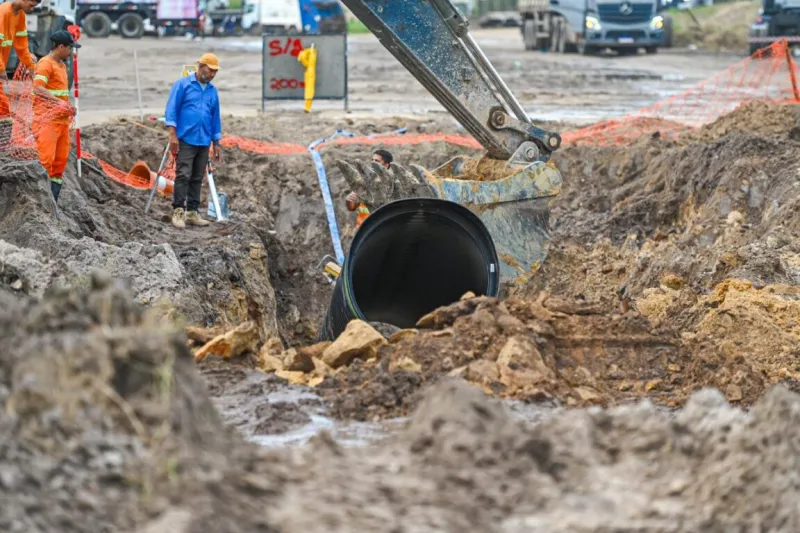 Obras de drenagem na BR-101 avançam e fortalecem infraestrutura urbana de Teixeira de Freitas