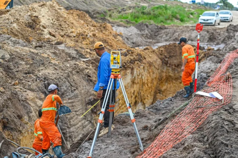 Obras de drenagem na BR-101 avançam e fortalecem infraestrutura urbana de Teixeira de Freitas