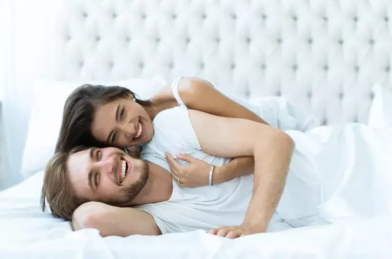 Sexo de manhã ou de noite? Entenda como o horário pode influenciar o prazer  