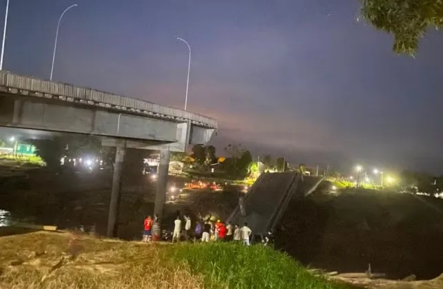 Ponte de R$ 36 milhões desaba no Acre e deixa dois feridos em estado grave