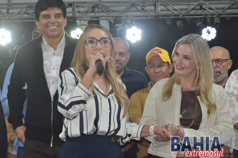 Prefeita Carla Chácara reúne autoridades e confirma obras para Ibirapuã